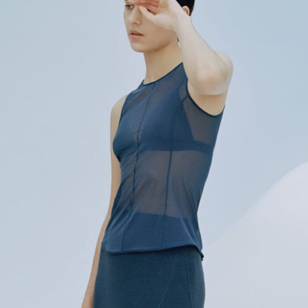 UNIQLO x Mame Kurogouchi SS23 Sheer Sleeveless Top - Picture 2 of 6